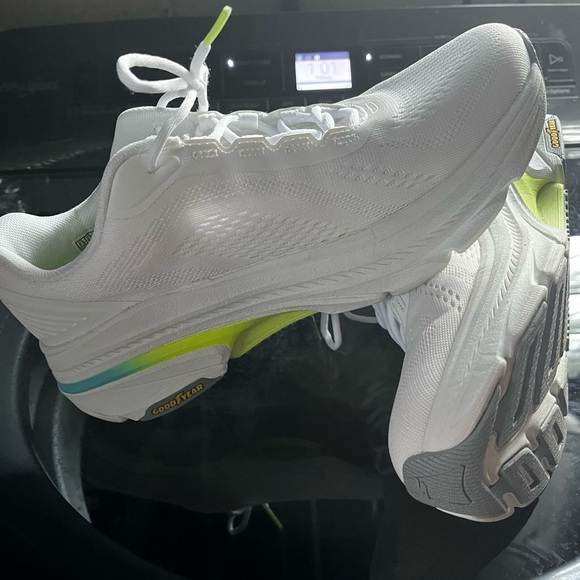 Skechers Max Cushioning Arch Fit 2.0 Avenida - Picture 2 of 6